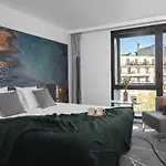 Novotel Porte Versailles 4*