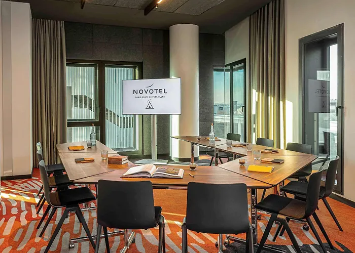 Novotel Porte Versailles 4*