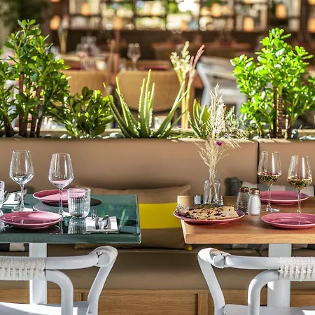 Novotel Porte Versailles Hotel 4*